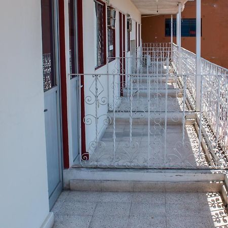 Oyo Hotel Rubi Zihuatanejo Bagian luar foto