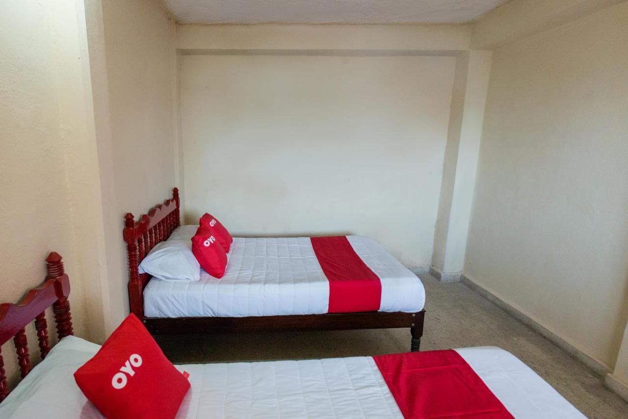Oyo Hotel Rubi Zihuatanejo Bagian luar foto