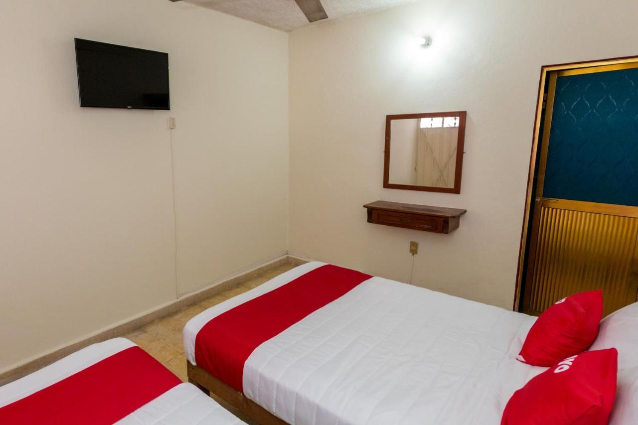 Oyo Hotel Rubi Zihuatanejo Bagian luar foto