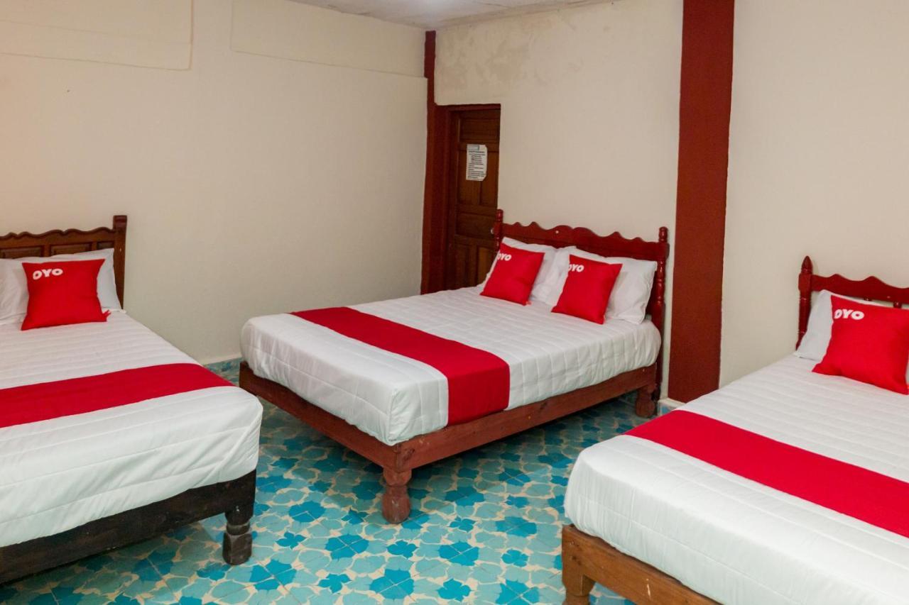 Oyo Hotel Rubi Zihuatanejo Bagian luar foto