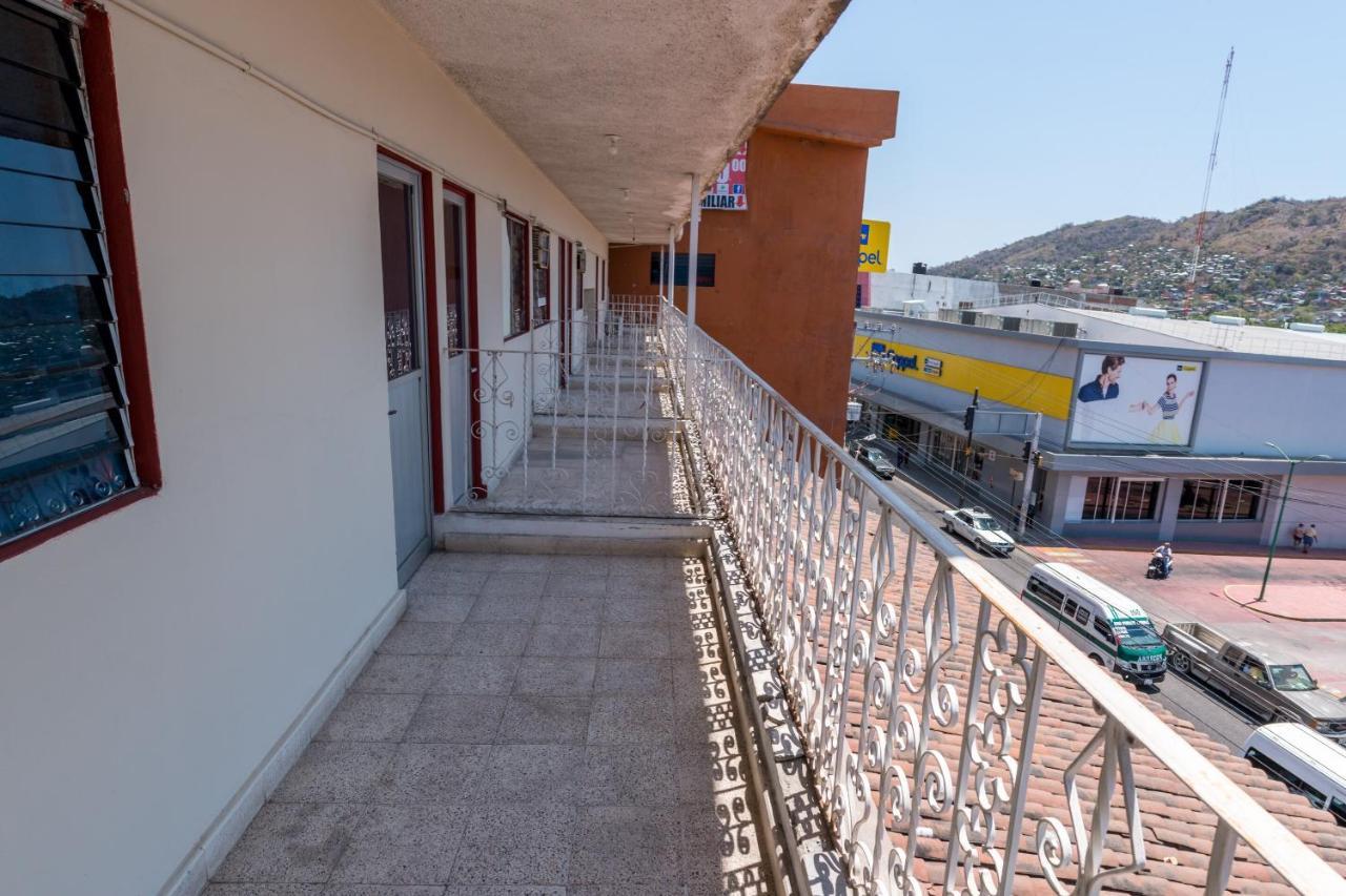 Oyo Hotel Rubi Zihuatanejo Bagian luar foto