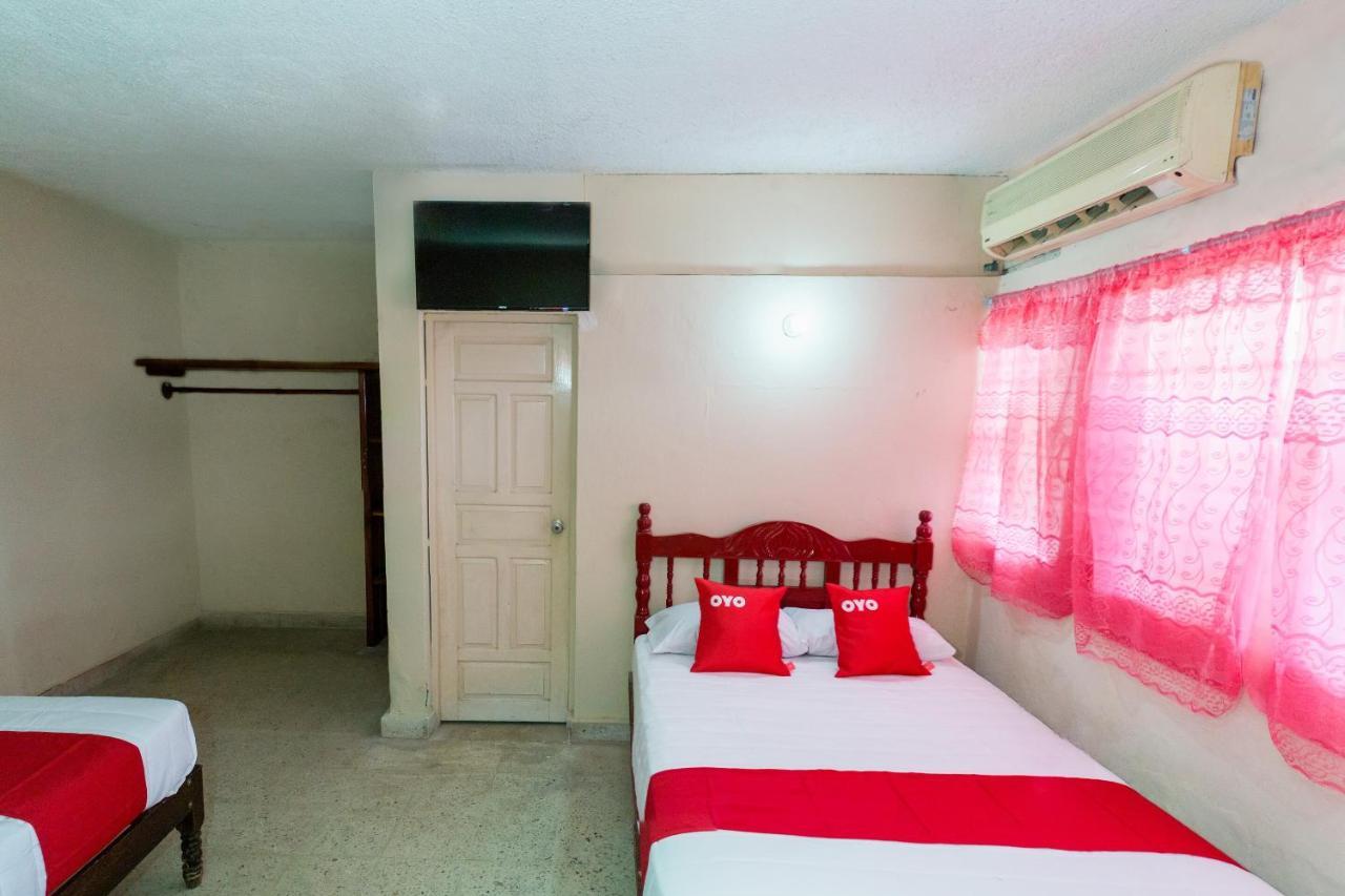 Oyo Hotel Rubi Zihuatanejo Bagian luar foto