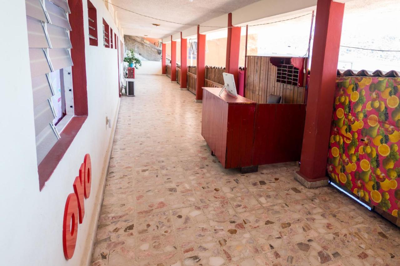 Oyo Hotel Rubi Zihuatanejo Bagian luar foto