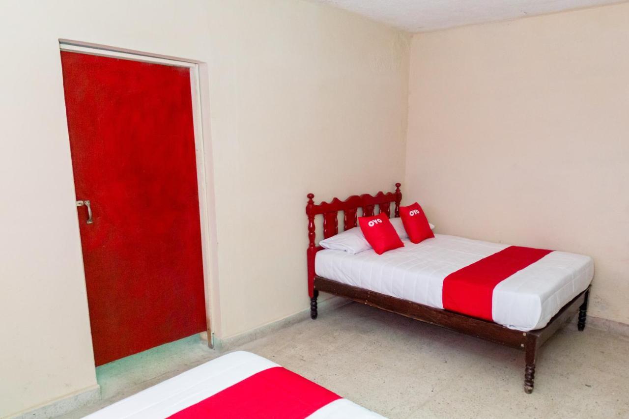 Oyo Hotel Rubi Zihuatanejo Bagian luar foto